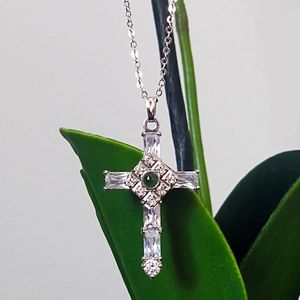 NWOT😃Stanhope Vintage Silver Cross Necklace